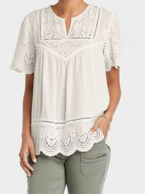Excellent Condition, Like New, SZ L, COTTON Eyelet Top, White